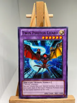 Twin Photon Lizard - 1st Edition SP14-EN020 - NM - YuGiOh - Image 1