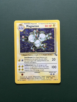 Pokemon TCG Magneton 11/62 Fossil Holo Rare HP Condition - Image 1
