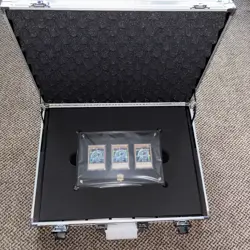 Yu-Gi-Oh! 25th Anniversary Ultimate Kaiba Blue-Eyes White Dragon Set W/Case - Image 1