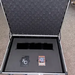 Yu-Gi-Oh! 25th Anniversary Ultimate Kaiba Blue-Eyes White Dragon Set W/Case - Image 5