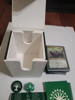 MTG ULTRA PRO GUILDS OF RAVNICA ALCOVE BOX, SLEEVES AND CARDS FREE SHIPPING - Image 2