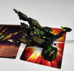 Bakugan Gundalian Invaders Darkus Dharak 600G & Gold Airkor 50G w/ Card - Image 4