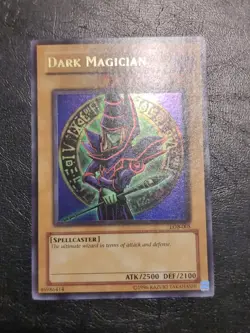 Yu-Gi-Oh! ULTRA RARE CARD DARK MAGICIAN LOB-005 1996 VINTAGE PRINT NM/VLP - Image 1
