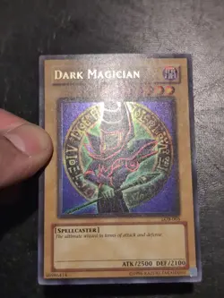 Yu-Gi-Oh! ULTRA RARE CARD DARK MAGICIAN LOB-005 1996 VINTAGE PRINT NM/VLP - Image 2