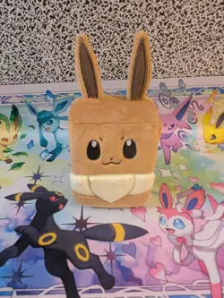 Pokemon Eevee Plush Deck Box Standard Card Prismatic Evolutions - Image 1