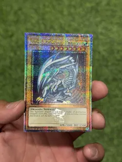 *** BLUE-EYES WHITE DRAGON *** QUARTER CENTURY SECRET RARE MP24-EN001 YUGIOH! - Image 2
