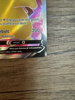Pokemon TCG Vivid Voltage Pikachu v 170/185 Full Art Ultra Rare Card - Image 4