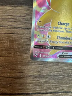 Pokemon TCG Vivid Voltage Pikachu v 170/185 Full Art Ultra Rare Card - Image 5