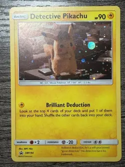 POKEMON CARD HOLO DETECTIVE PIKACHU SM194 PROMO 2019 LP + NEW DARKRAI SLEEVE - Image 1