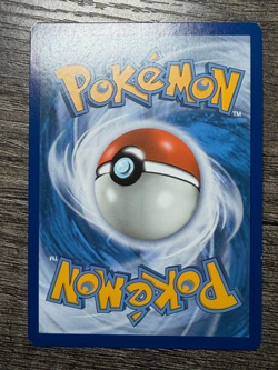 POKEMON CARD HOLO DETECTIVE PIKACHU SM194 PROMO 2019 LP + NEW DARKRAI SLEEVE - Image 4