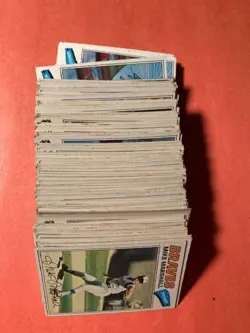 Pick From List: 1977 Topps Baseball Cards Mostly Low grade up to Exmt - Image 2