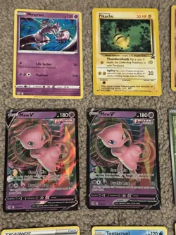 Pokemon TCG 19 Card Lot - Mewtwo Pokemon card holder included - Image 3
