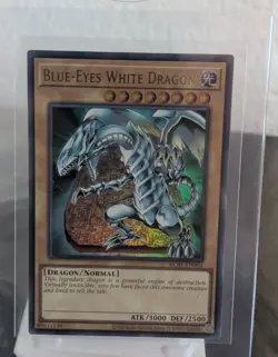 Yu-Gi-Oh Blue-Eyes White Dragon KC01-EN004 , 25th anniversary edition - Image 1