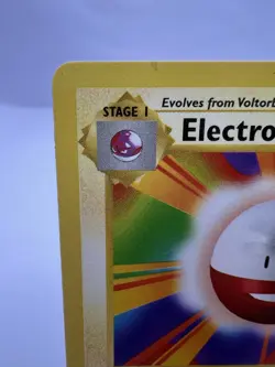 Pokemon Card Electrode Base Set 1st Edition Shadowless 21/102 English - Image 2