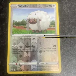 Wooloo 152/202 Reverse Holo - Pokemon Cards NM - Image 1