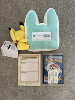 Pokemon x National History Museum Pikachu Jumbo Promo TCG Card & Plush Toy - Image 2