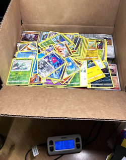HUGE Pokemon BULK lot 21lbs 4000+ Cards Common Uncommon HOLO RARE Reverse Holo - Image 1