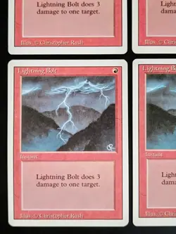 Magic the Gathering - 4 x Lightning Bolt - Revised Edition - Mtg - Playset - Image 4