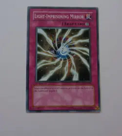 Light-Imprisoning Mirror GLAS-EN069 (Common, 1st Edition, Lightly Played / LP) - Image 1