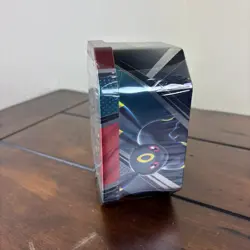Pokemon TCG: V Heroes Tin - Umbreon V - Image 2