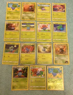 ODDISH & GLOOM BUNDLE OF POKEMON CARDS - Image 1