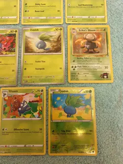 ODDISH & GLOOM BUNDLE OF POKEMON CARDS - Image 5
