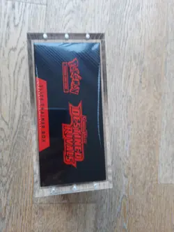 Pokemon Destined Rivals ETB In Acrylic Case. New And Sealed. - Image 2