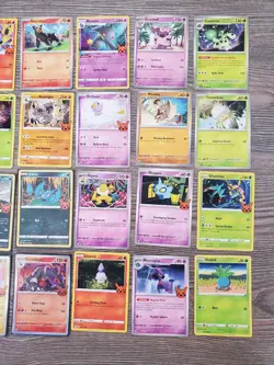 Pokemon Cards Mixed Lot/Trick or Trade 28 Total Cards, Reverse Holo & Base - Image 2
