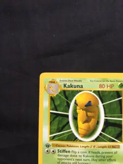 Pokemon Cards: Base Set 1st Edition Uncommon: Kakuna 33/102 - Image 2