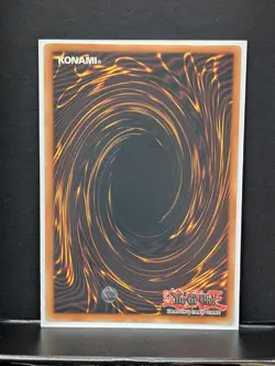 Yu-Gi-Oh! TCG Blue-Eyes White Dragon SKE-001 Super Rare. NM/M - Image 2
