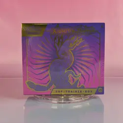 TOP TRAINER BOX MIRAIDON POKEMON 2023 KARMESIN & PURPUR GERMAN OVP SEALED - Image 1