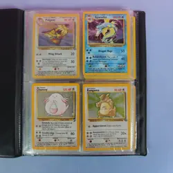 SAMMELKARTENORDNER POKEMON VERSCHIEDENE VINTAGE KARTEN BASE SET - Image 3