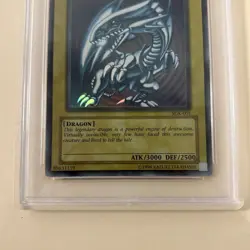 2002 SDK YU-GI-OH Blue Eyes White Dragon SDK-001 Ultra Rare PSA 8 - Image 2