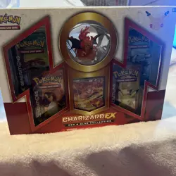 Charizard EX Red and Blue Collection - Pokemon Promo box with figure - SEALED - Image 1
