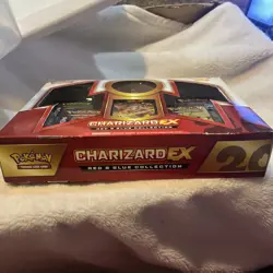 Charizard EX Red and Blue Collection - Pokemon Promo box with figure - SEALED - Image 4
