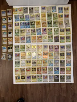 (114) Pokemon cards Lot - Image 1