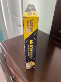 Pokemon TCG - JOLTEON VMAX Premium Collection Box NEW Factory Sealed - Image 5