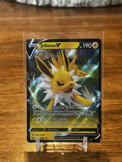 Pokemon Jolteon V SWSH151 Full Art Foil Promo Card 190 HP English TCG - Image 1