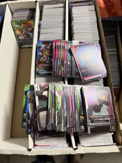 Gundam TCG GD01 & GD02 Massive Lot – 2000+ Cards – C / U / R – Big Collection - Image 1