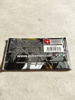 2013 Pokemon B & W Legendary Treasures Reshiram New/Sealed Game Card 10-Pack - Image 4