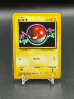 Voltorb 67/102 - Common 1999 Base Set Pokemon Card - Image 1