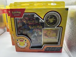 POKEMON TCG POKEMON DAY 2026 COLLECTION BOX 5 BOOSTER PACKS STAMPED PIKACHU NEW - Image 1