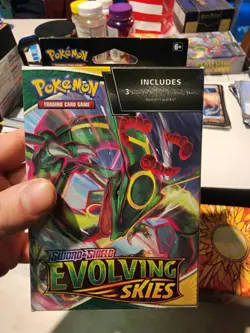 Sealed 3 Pack Evolving Skies Hanger Box Pokemon TCG Sword & Shield booster 820650851551 - Image 1