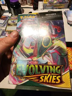 Sealed 3 Pack Evolving Skies Hanger Box Pokemon TCG Sword & Shield booster 820650851551 - Image 2