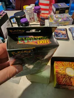 Sealed 3 Pack Evolving Skies Hanger Box Pokemon TCG Sword & Shield booster 820650851551 - Image 4