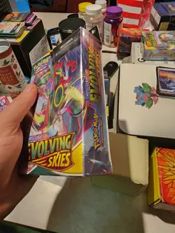 Sealed 3 Pack Evolving Skies Hanger Box Pokemon TCG Sword & Shield booster 820650851551 - Image 5
