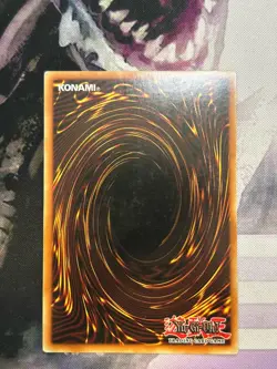 Blue-Eyes Ultimate Dragon GLD1-EN028 Gold Series 2008 Limited Edition - Image 2