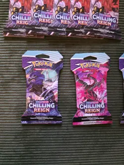 11x Pokemon TCG Sword & Shield Chilling Reign Sleeved Booster Pack 10 Cards New - Image 2
