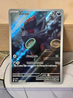 MINT – NM ~ Zorua Illustration Rare Shrouded Fable 075/064 Pokemon TCG Card - Image 1