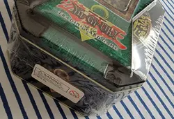 Yu Gi Oh 2004 Holiday Collector’s Tin NEW Sealed MINT Insect Queen YuGiOh - Image 5